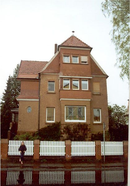 Ansicht der Straßenfront vor der Sanierung